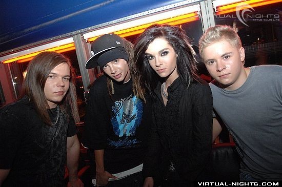 Ты была фанаткой группы токио хотел песня. Фанаты Tokio Hotel 2007. Фан группа.